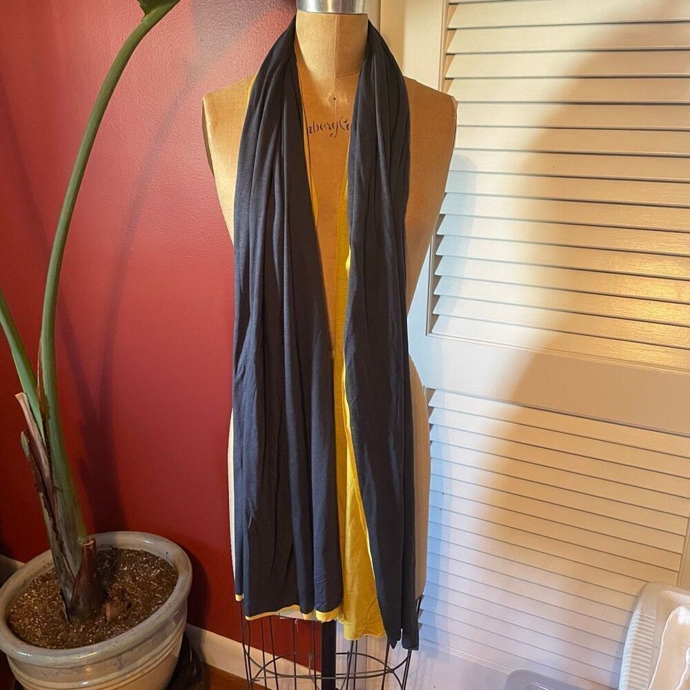 PUROTATTO | reversible navy gold scarf - Picture 6 of 9